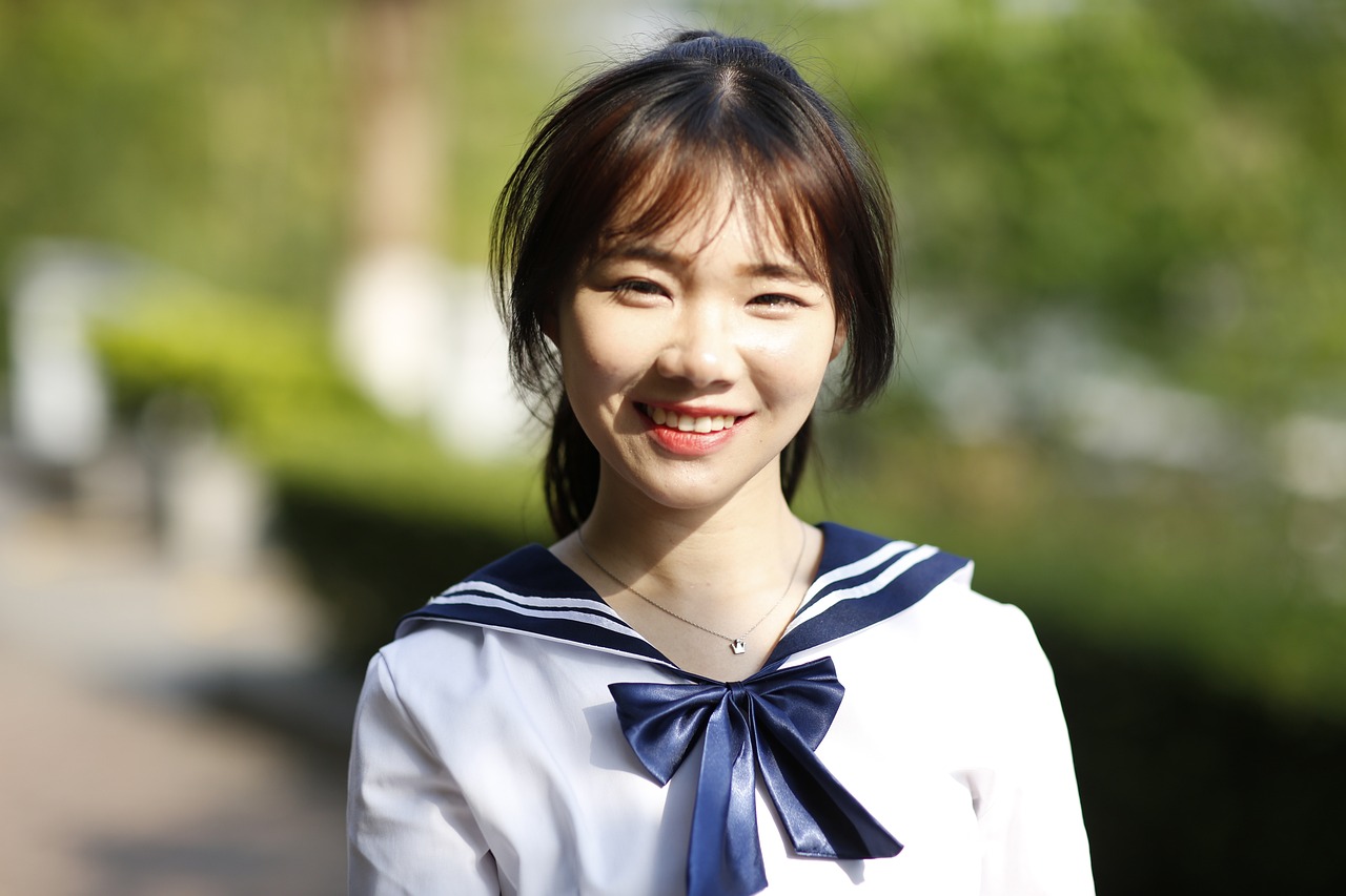 筱崎愛2017新款制服，時(shí)尚與經(jīng)典的完美融合