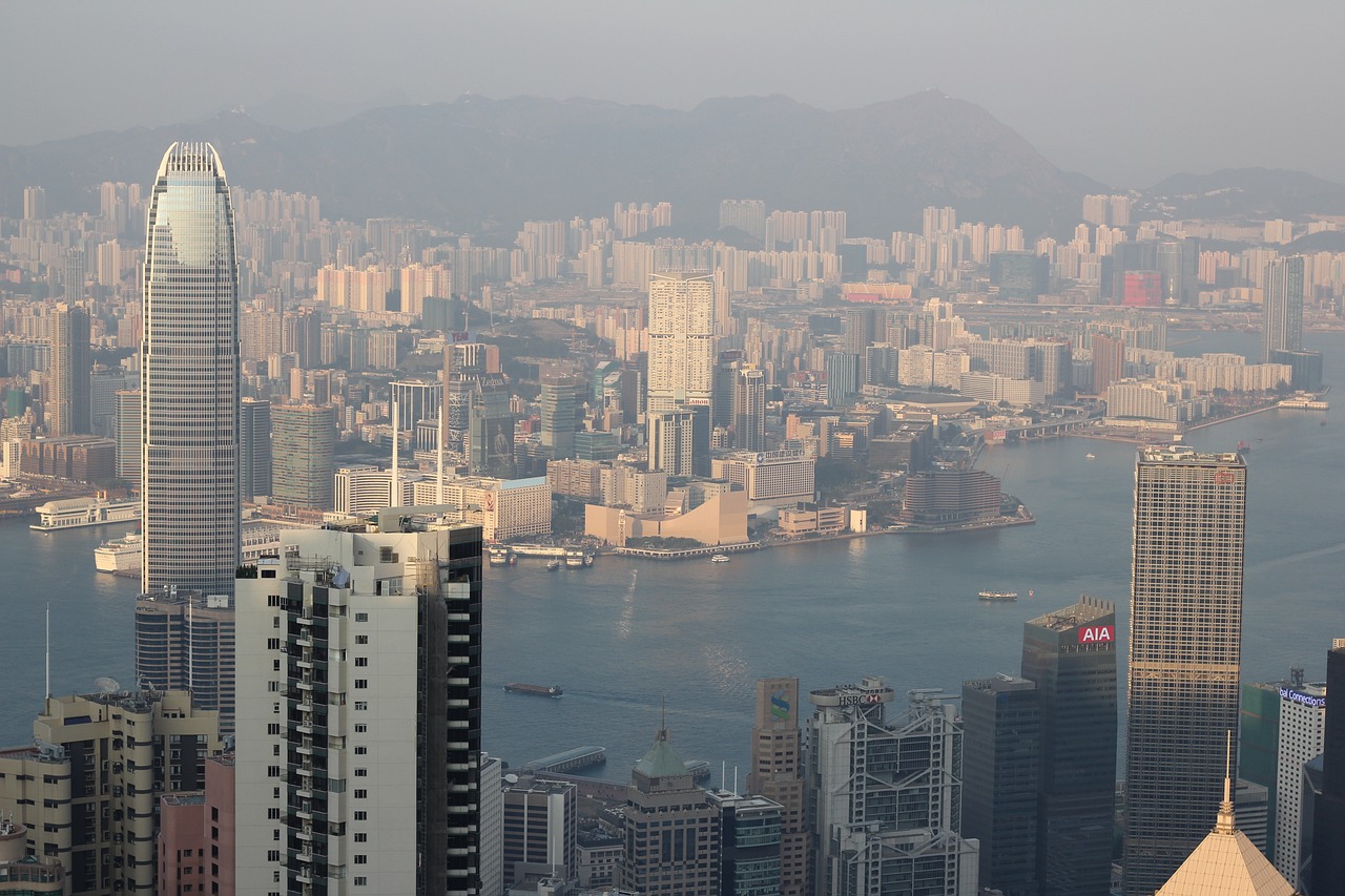 香港上市珠寶業(yè)，繁榮與進(jìn)步的見(jiàn)證
