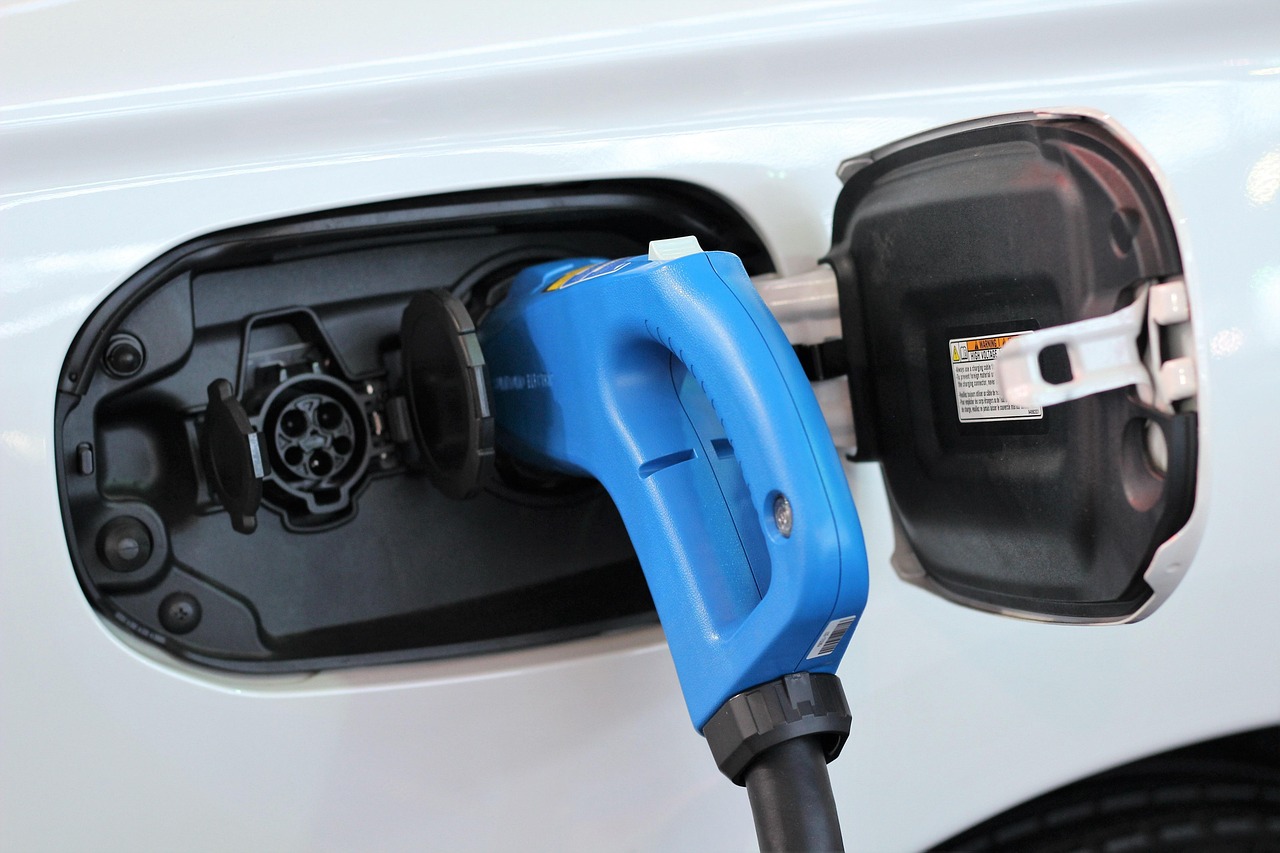 雅迪電瓶車電池價格深度解析，市場現(xiàn)狀和未來趨勢分析