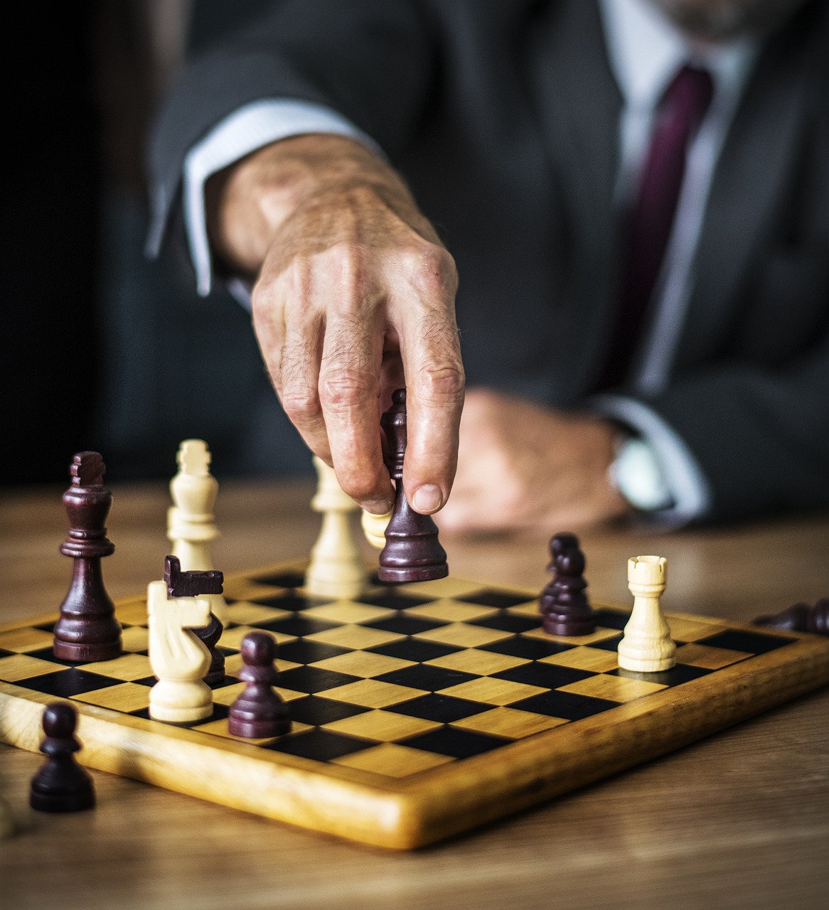 棋類比賽標(biāo)語，智慧與策略的巔峰對決！